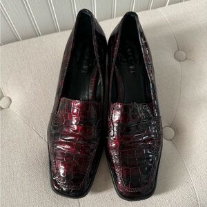 Amalfi by Rangoni women’s crocodile loafers